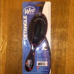 Wet brush